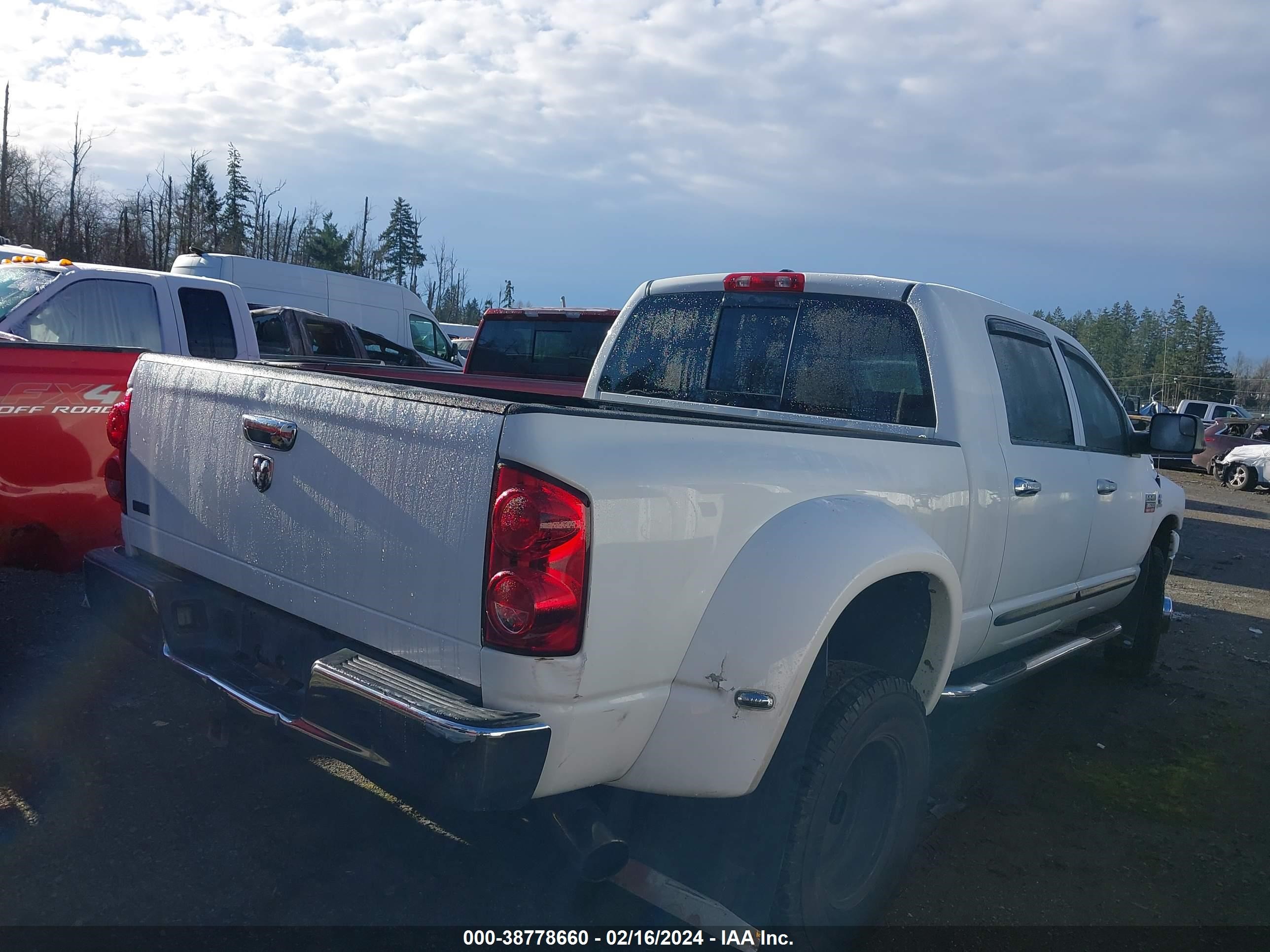 Photo 3 VIN: 3D7MX49A58G144446 - DODGE RAM 