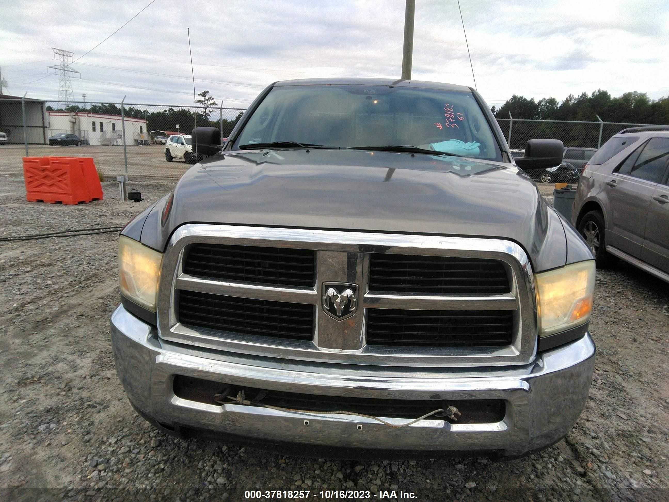 Photo 11 VIN: 3D7TP2CT2AG186427 - DODGE RAM 