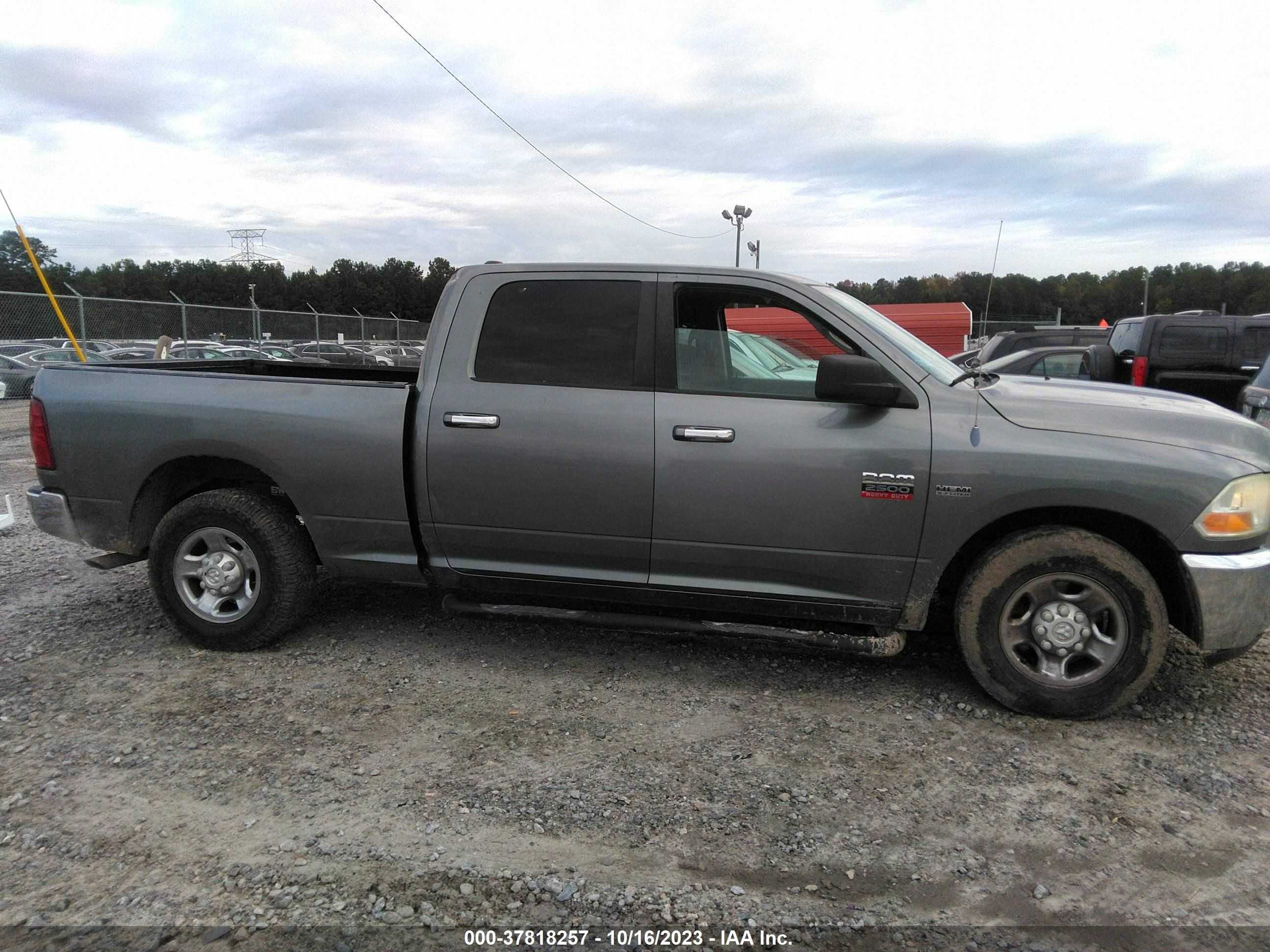 Photo 12 VIN: 3D7TP2CT2AG186427 - DODGE RAM 