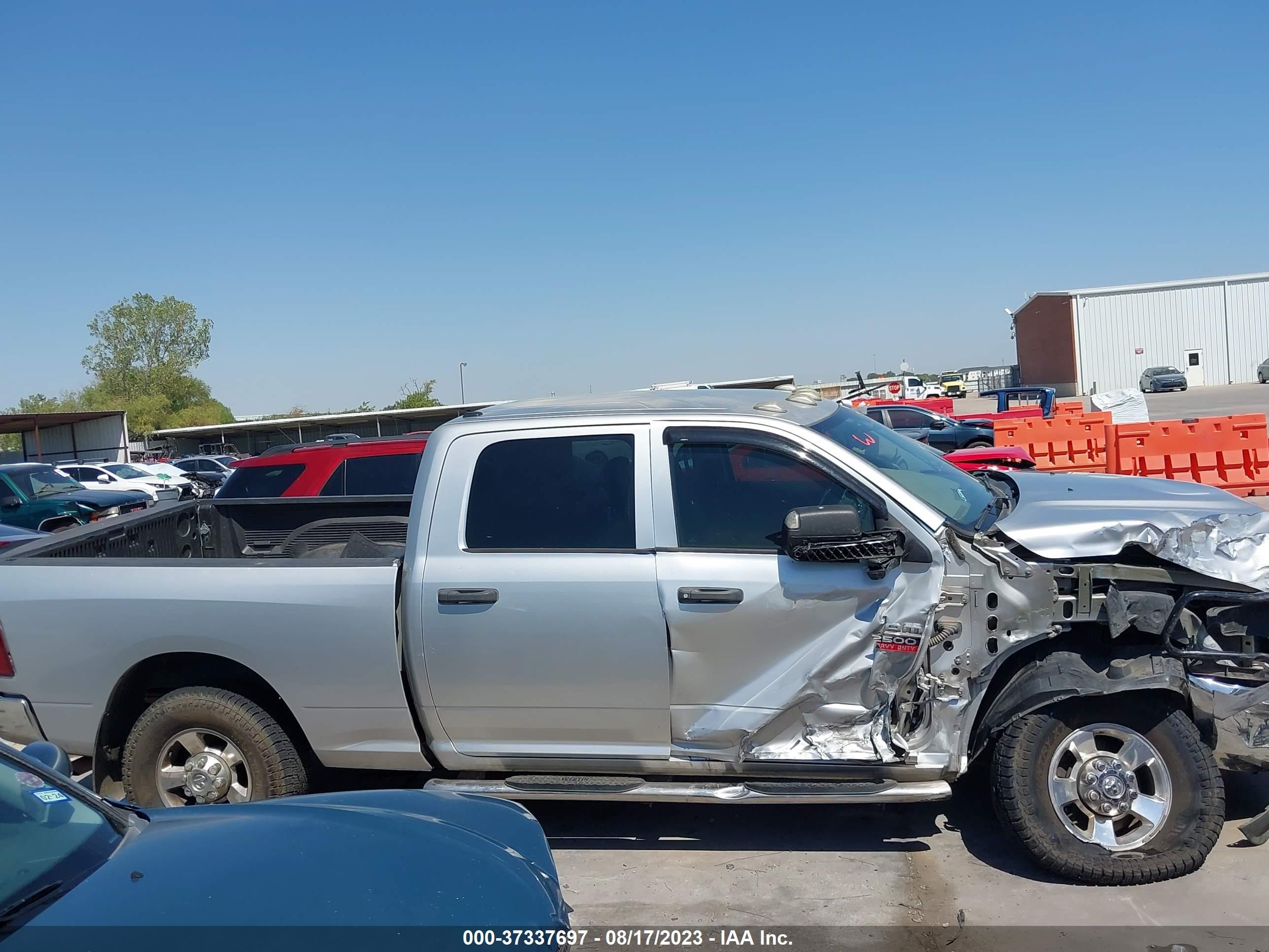 Photo 12 VIN: 3D7TT2CT0AG117151 - DODGE RAM 