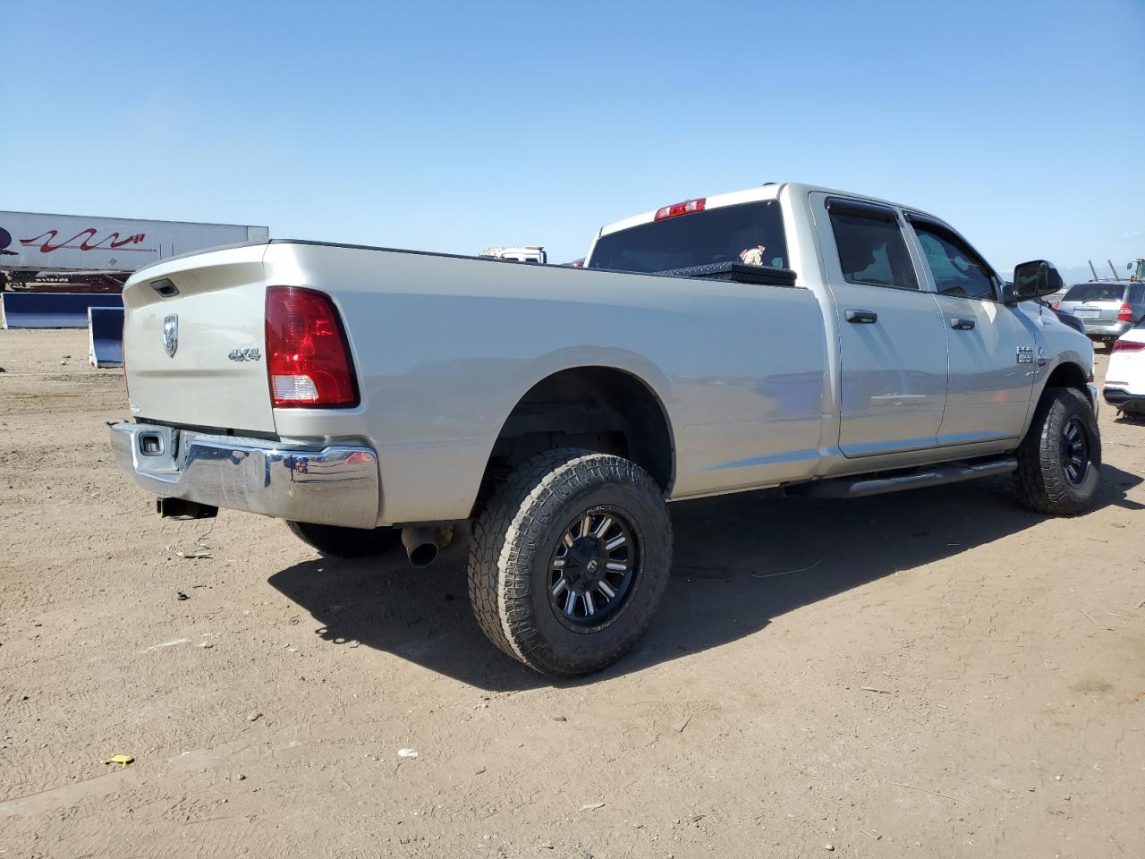 Photo 2 VIN: 3D7UT2CL1AG117972 - DODGE RAM 