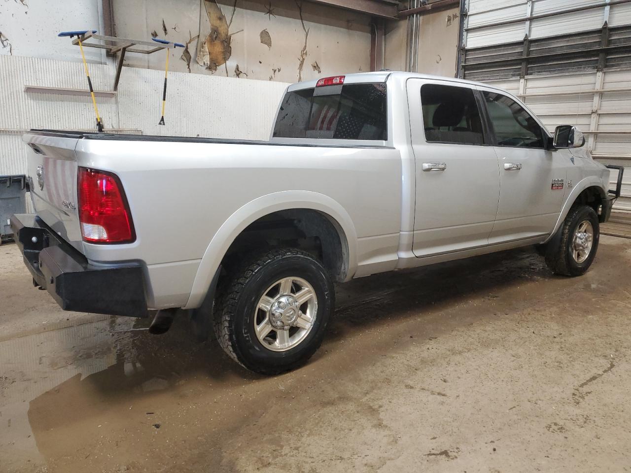 Photo 2 VIN: 3D7UT2CL1BG590840 - DODGE RAM 