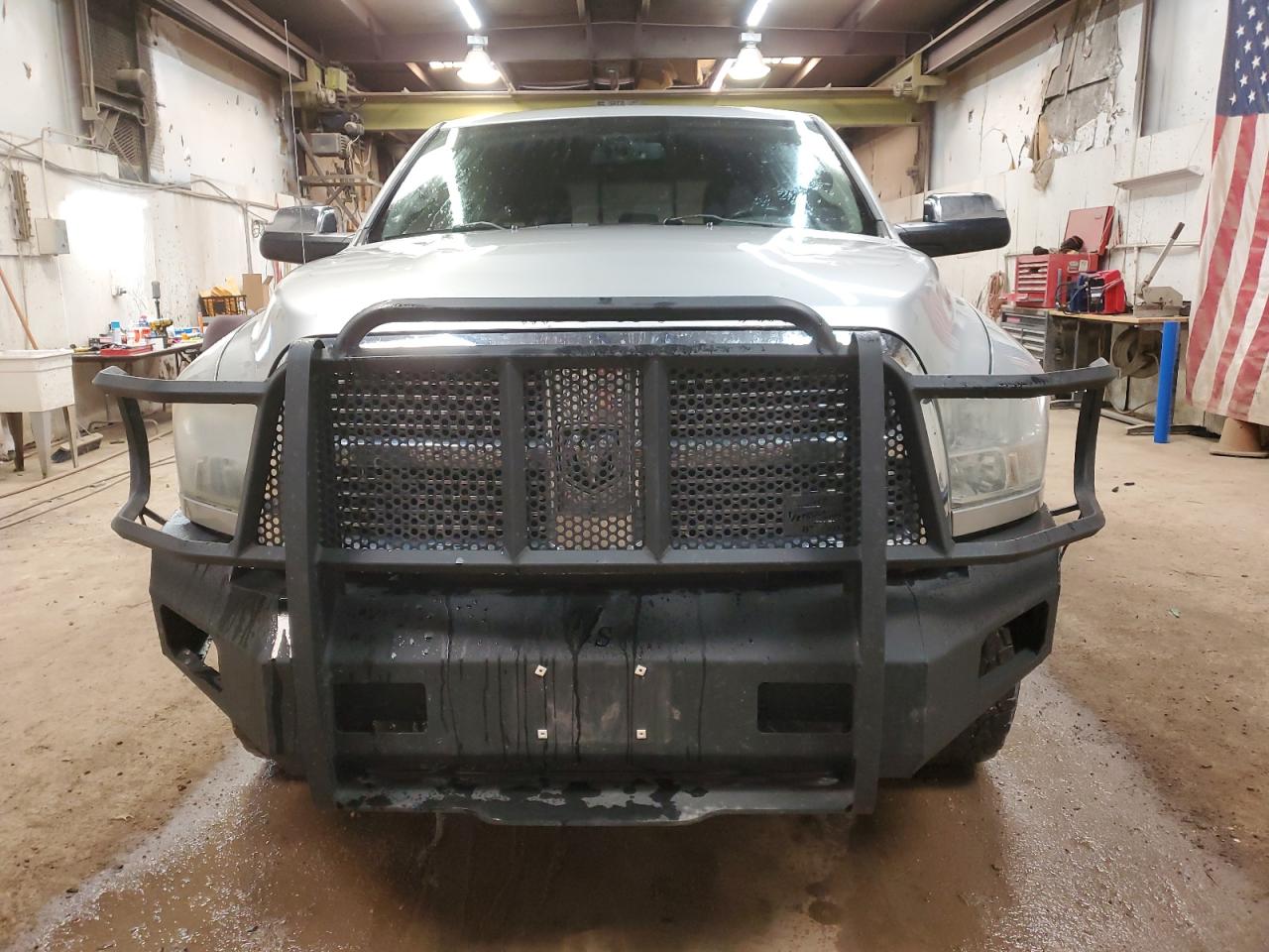 Photo 4 VIN: 3D7UT2CL1BG590840 - DODGE RAM 