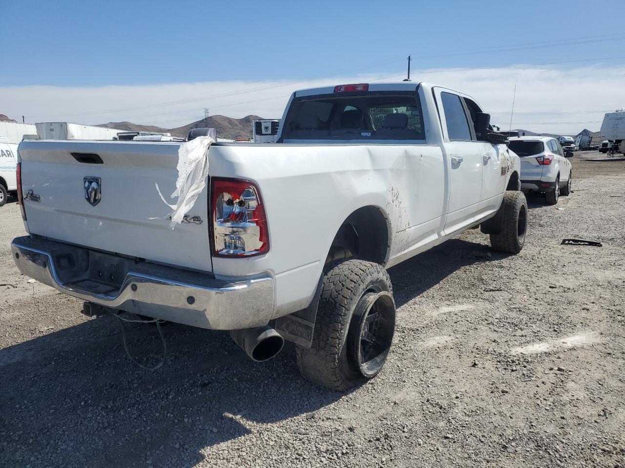 Photo 2 VIN: 3D7UT2CL3AG128651 - DODGE RAM 