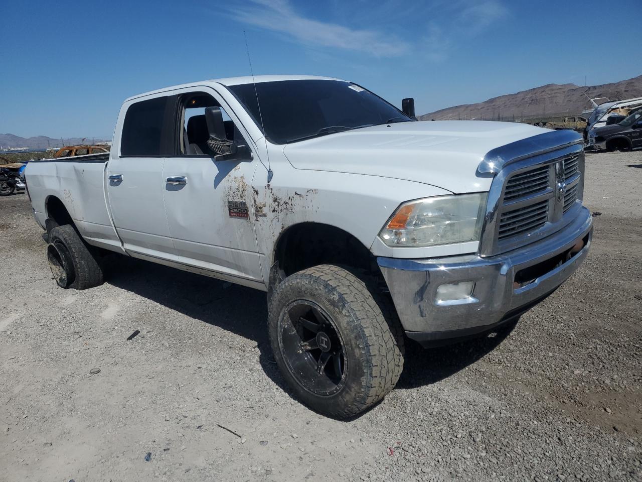 Photo 3 VIN: 3D7UT2CL3AG128651 - DODGE RAM 