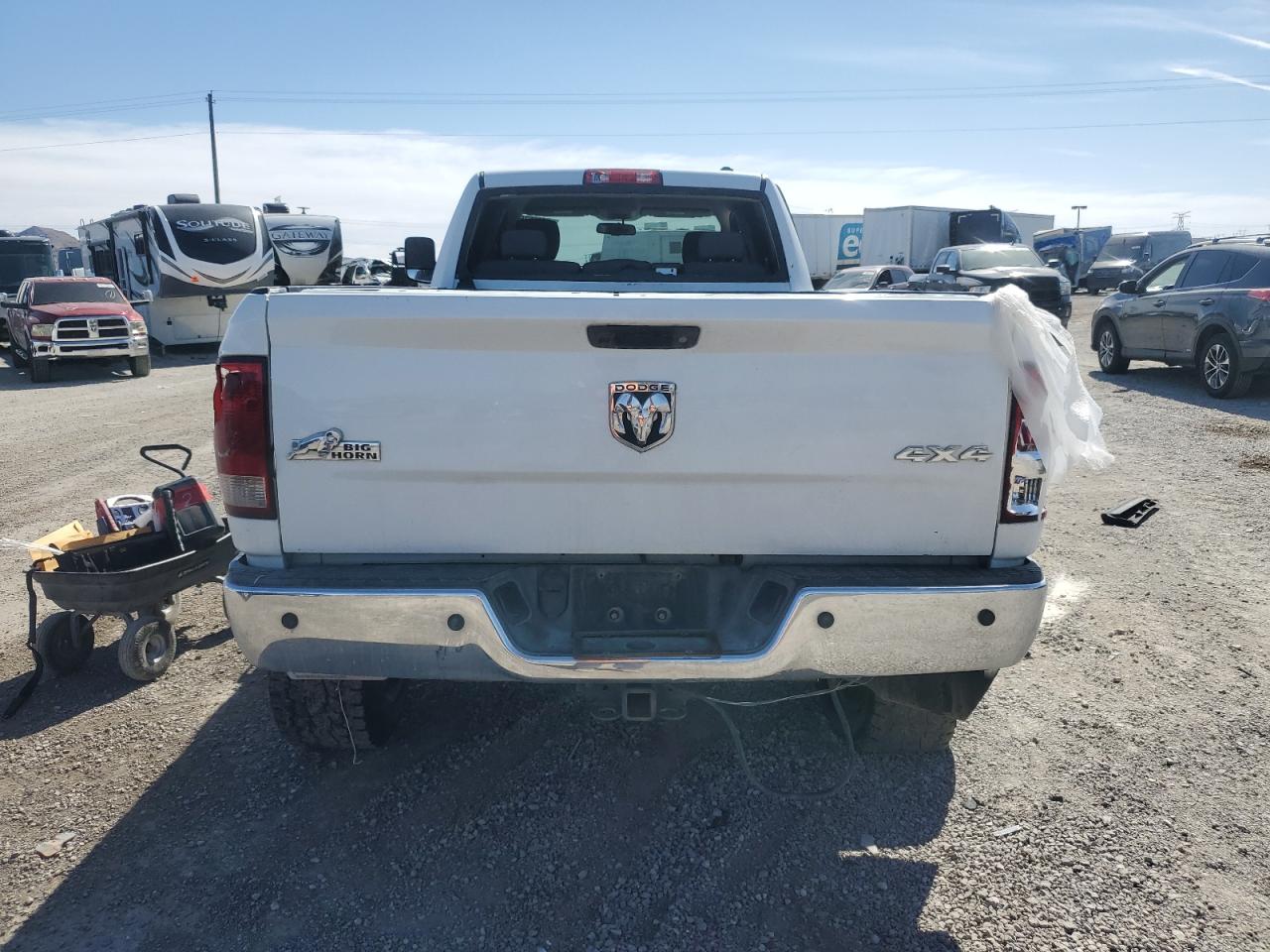 Photo 5 VIN: 3D7UT2CL3AG128651 - DODGE RAM 