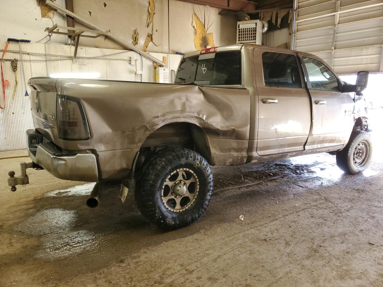 Photo 2 VIN: 3D7UT2CL7AG174645 - DODGE RAM 