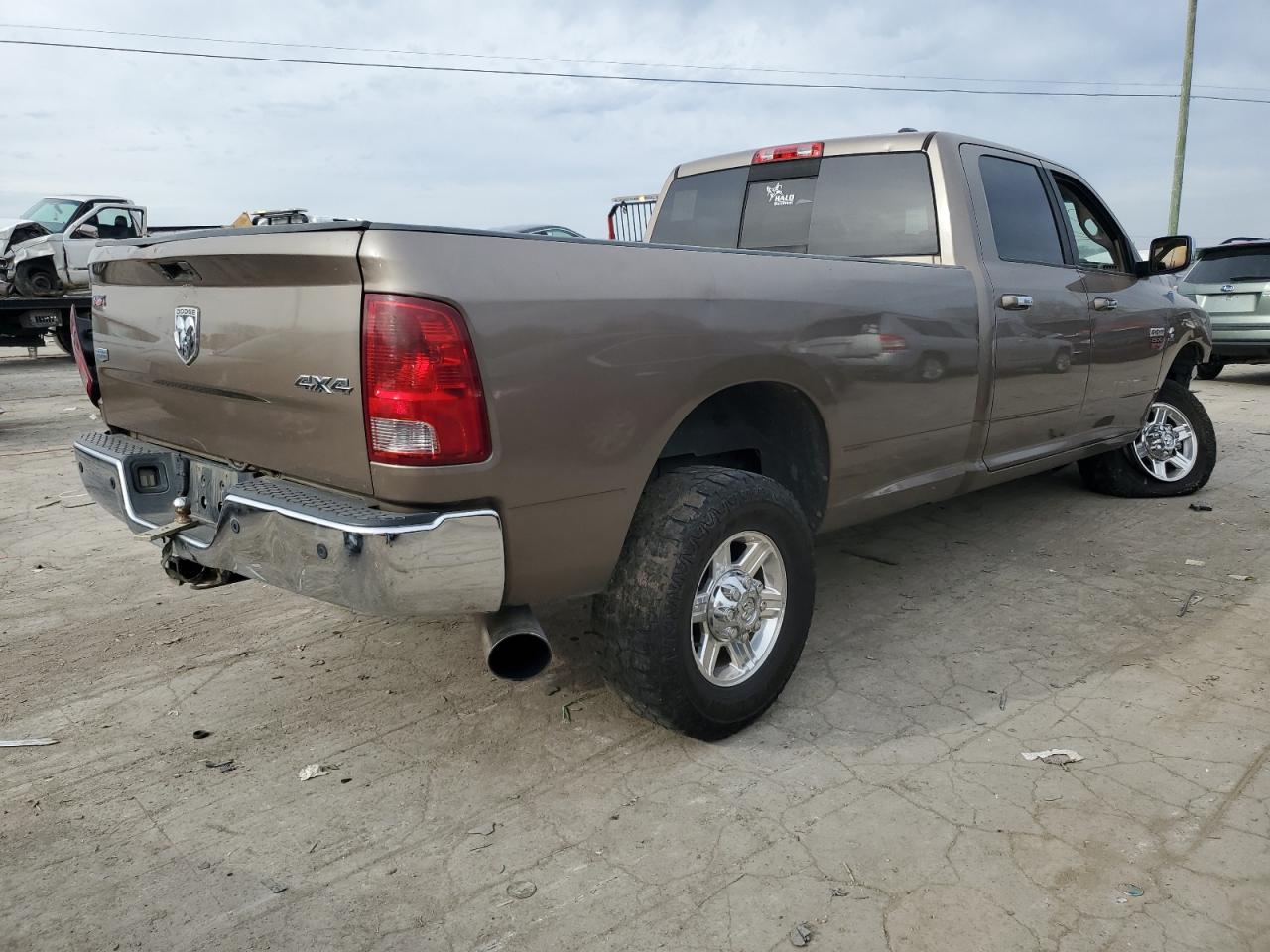 Photo 2 VIN: 3D7UT2CL9AG167647 - DODGE RAM 