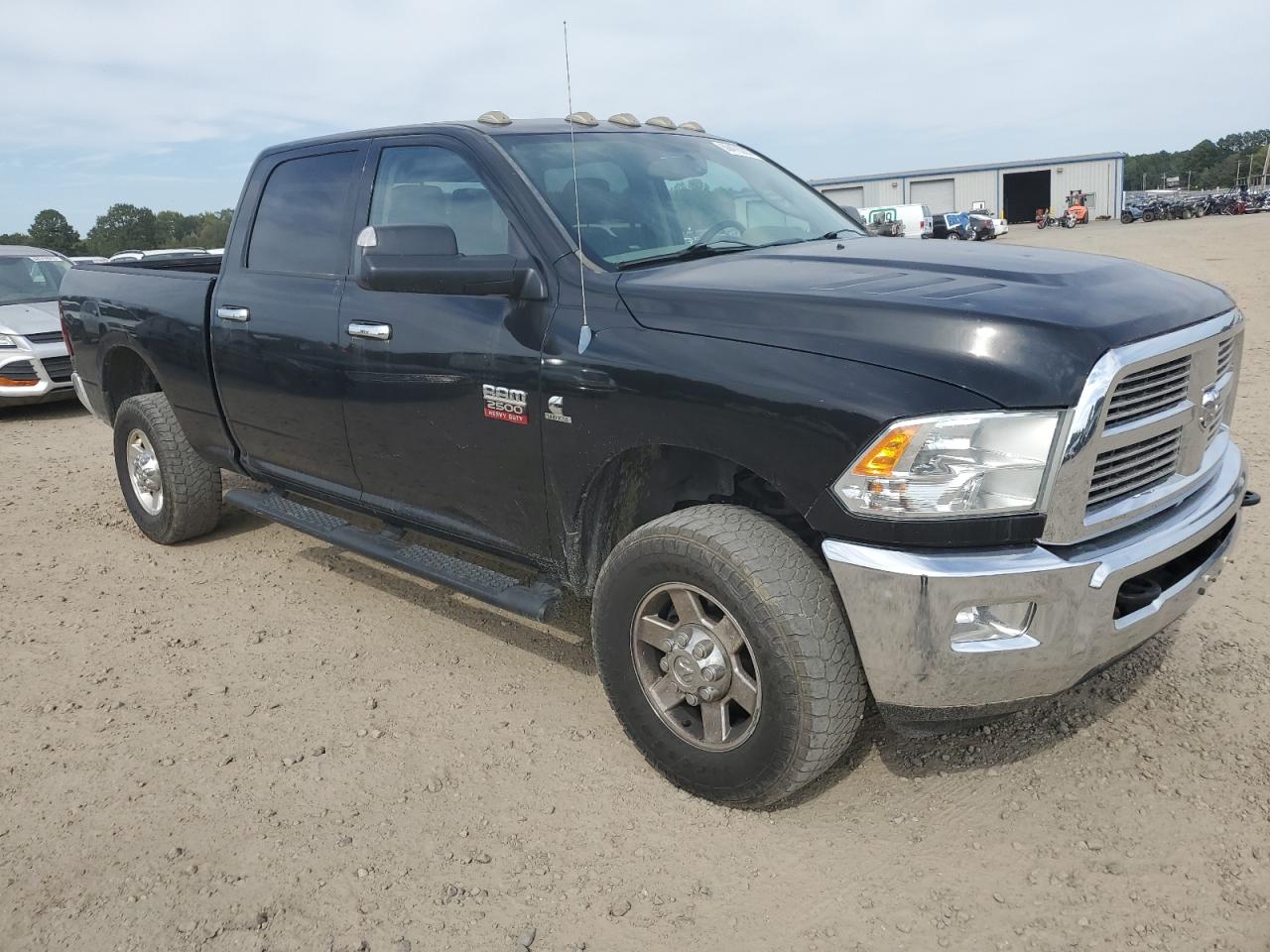 Photo 3 VIN: 3D7UT2CLXBG629540 - DODGE RAM 