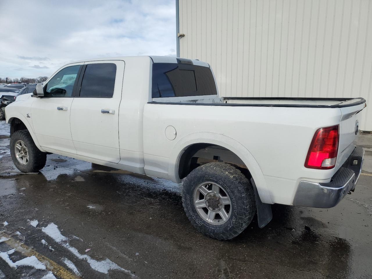 Photo 1 VIN: 3D7UT2HL0AG162362 - DODGE RAM 