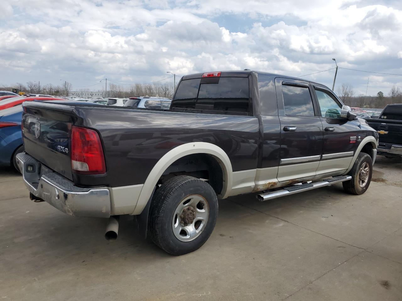 Photo 2 VIN: 3D7UT2HL9AG161016 - DODGE RAM 