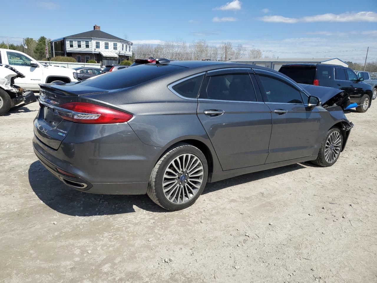 Photo 2 VIN: 3FA6P0D91JR155131 - FORD FUSION 