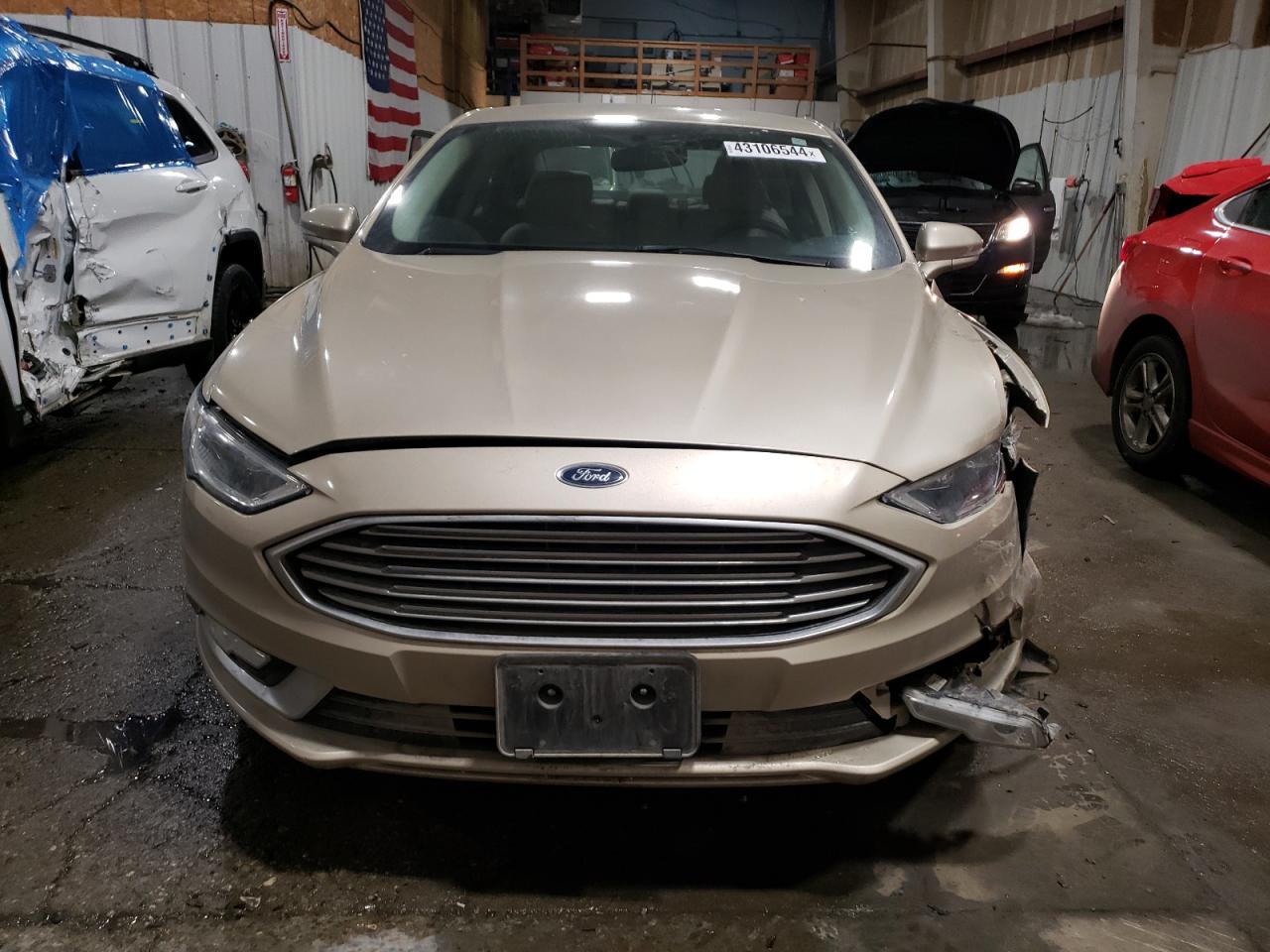 Photo 4 VIN: 3FA6P0D92JR168566 - FORD FUSION 