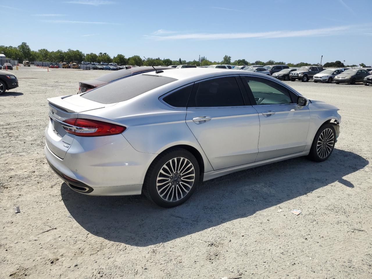 Photo 2 VIN: 3FA6P0D93JR131400 - FORD FUSION 