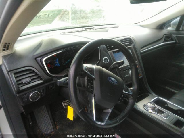 Photo 4 VIN: 3FA6P0D93JR233716 - FORD FUSION 