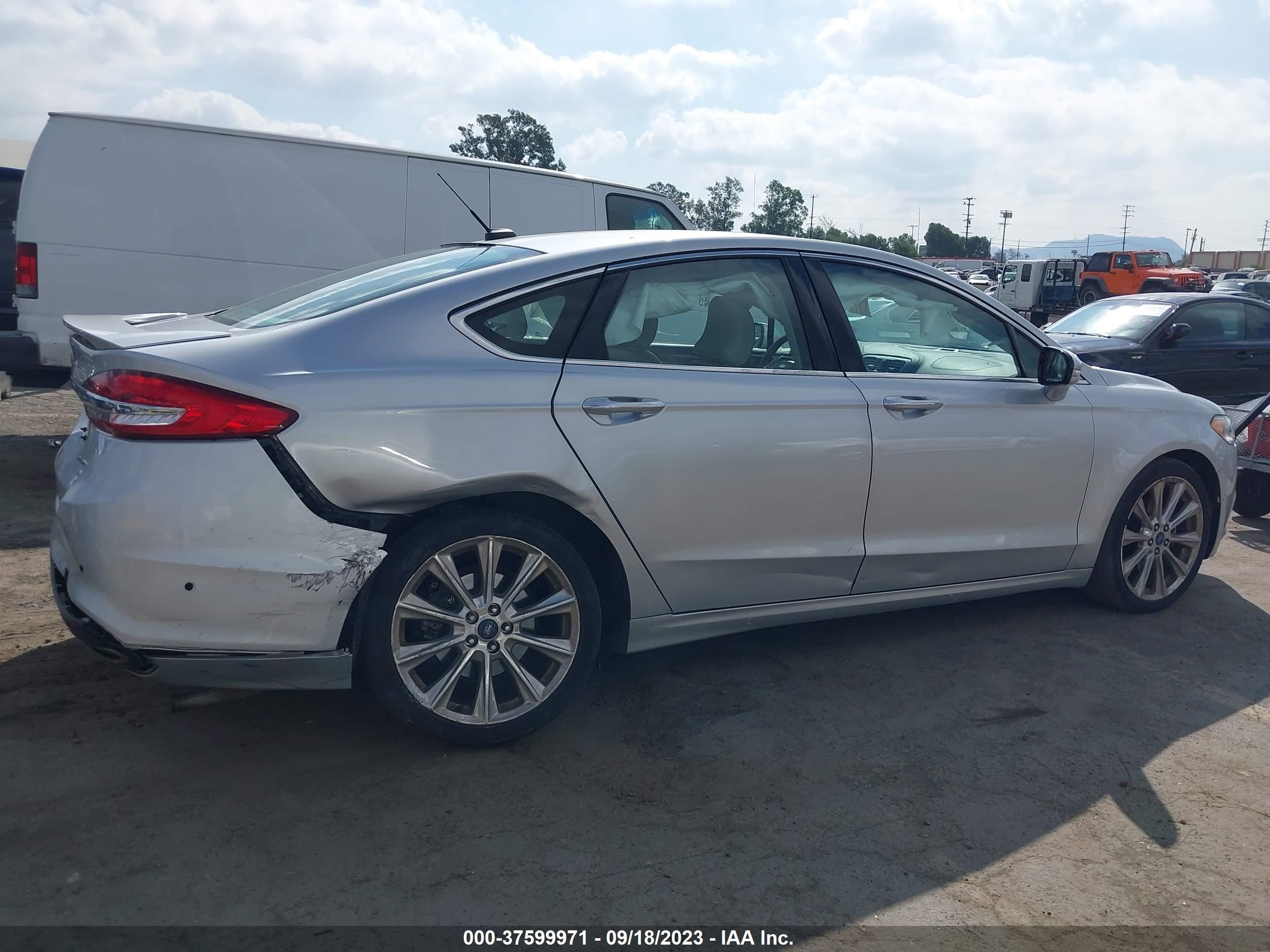 Photo 5 VIN: 3FA6P0D95HR130033 - FORD FUSION 