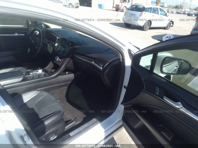 Photo 4 VIN: 3FA6P0D97KR225118 - FORD FUSION 