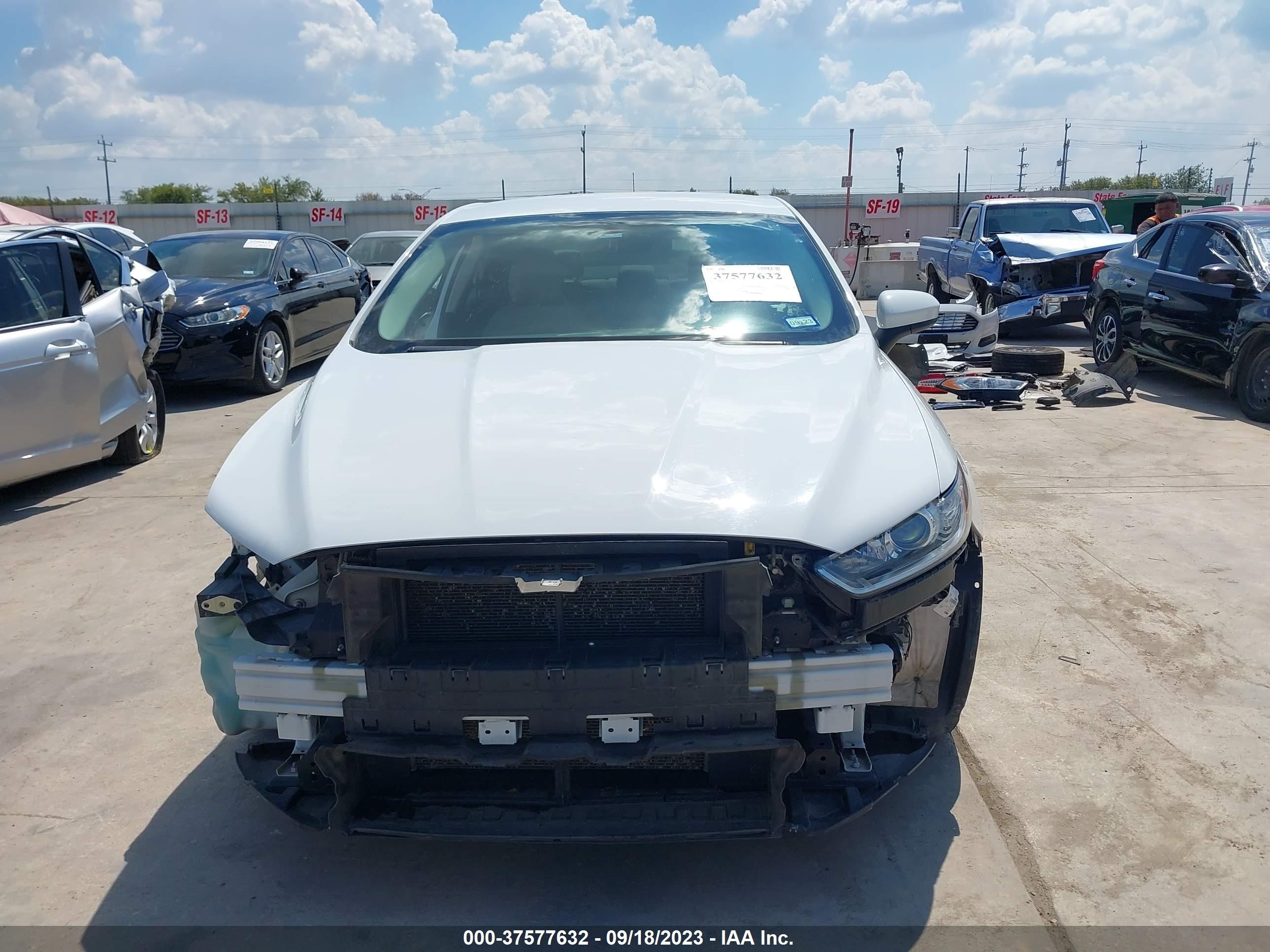 Photo 12 VIN: 3FA6P0G70FR234064 - FORD FUSION 