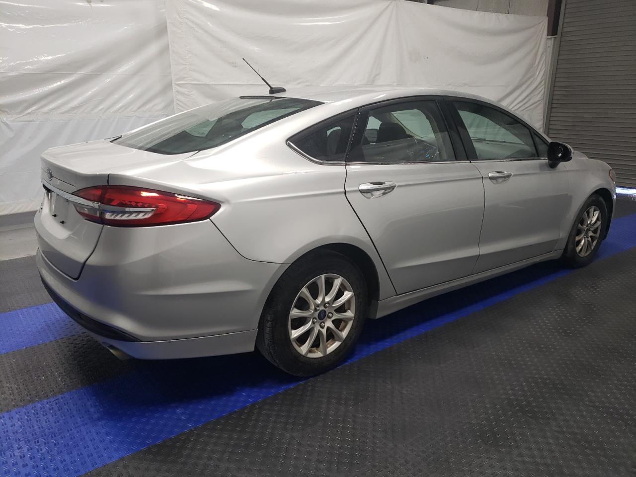 Photo 2 VIN: 3FA6P0G70HR107656 - FORD FUSION 