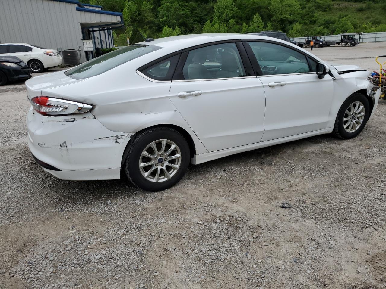 Photo 2 VIN: 3FA6P0G70HR126286 - FORD FUSION 