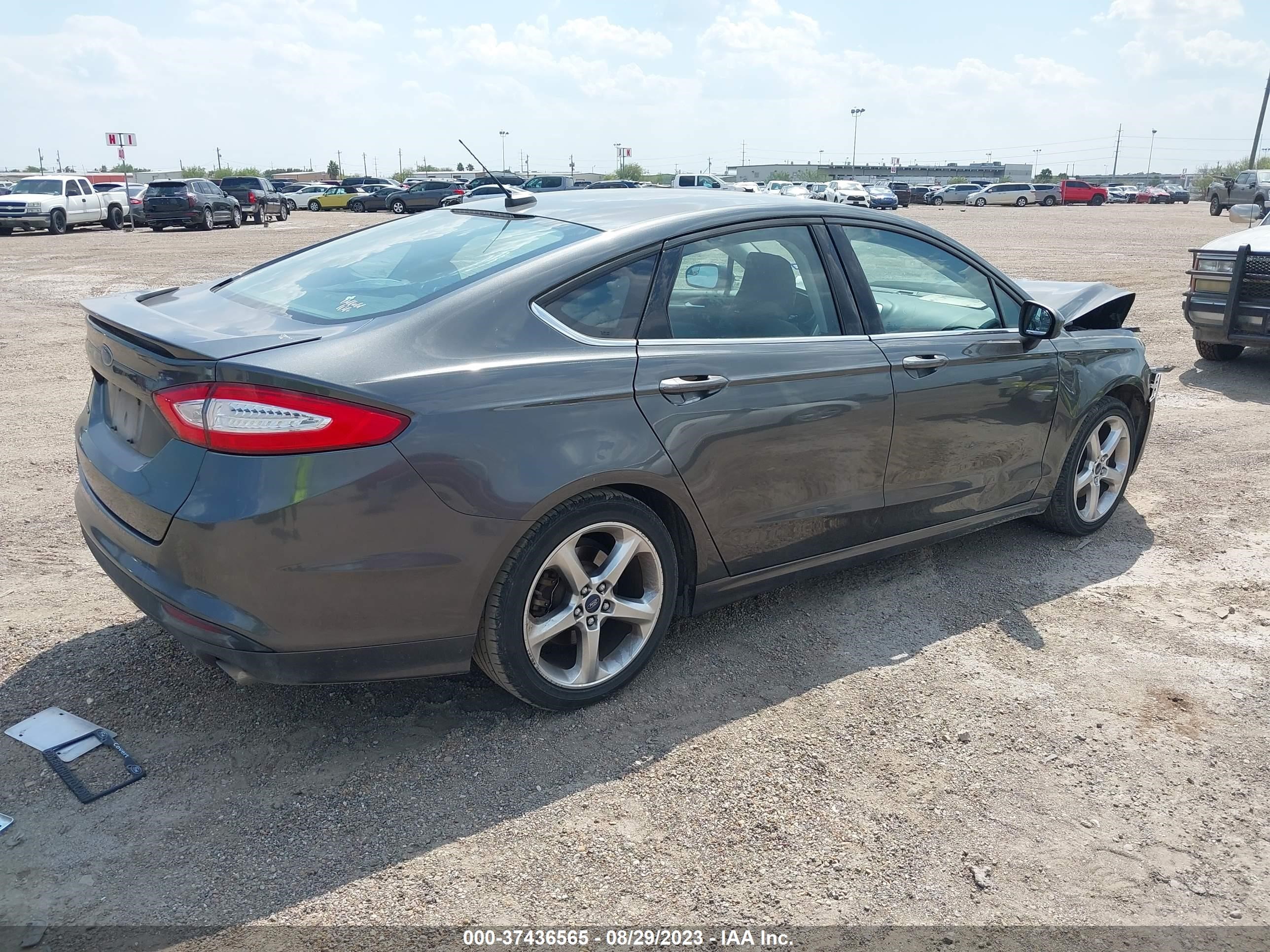 Photo 3 VIN: 3FA6P0G72GR382797 - FORD FUSION 