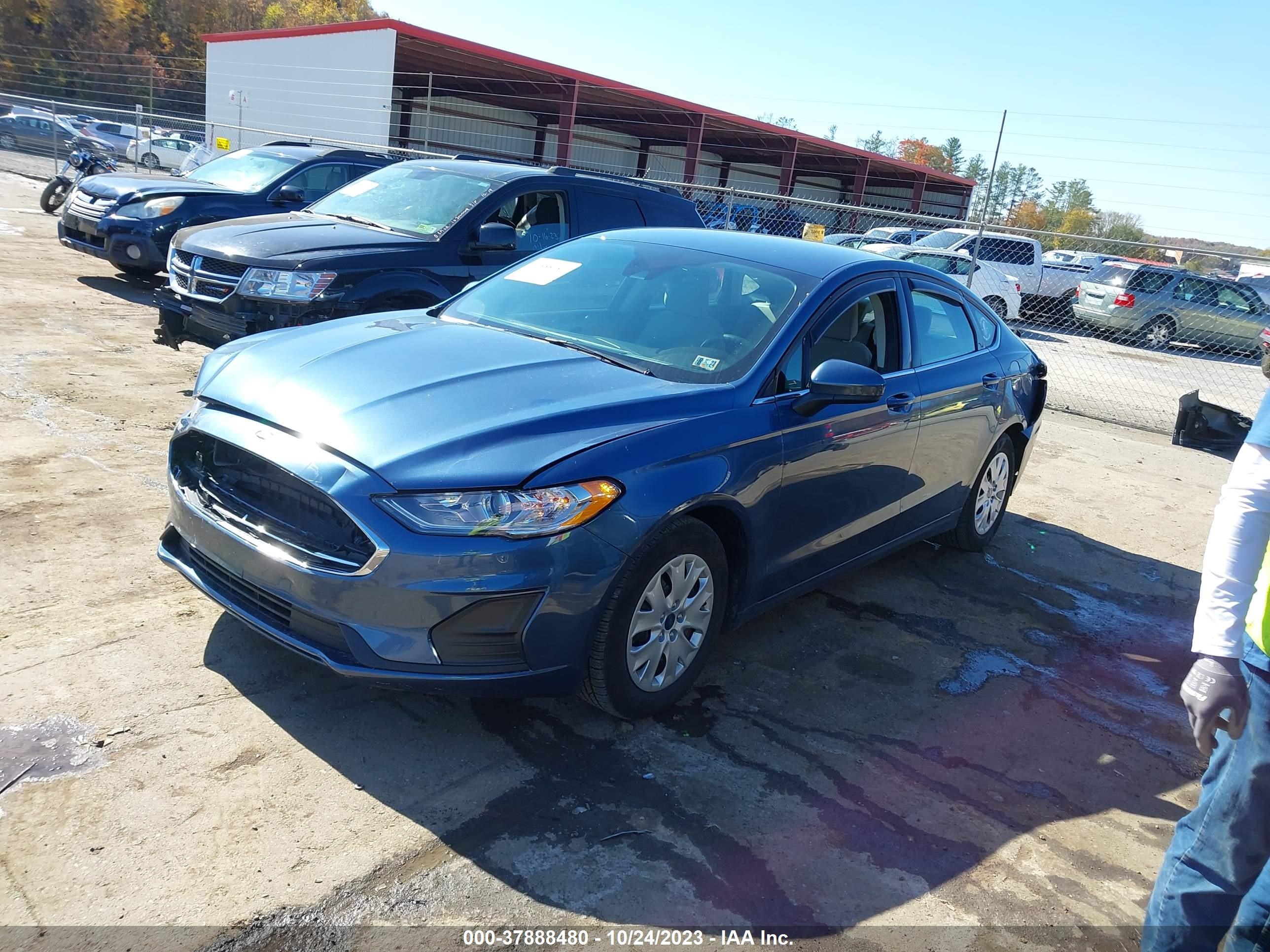 Photo 1 VIN: 3FA6P0G72KR267917 - FORD FUSION 