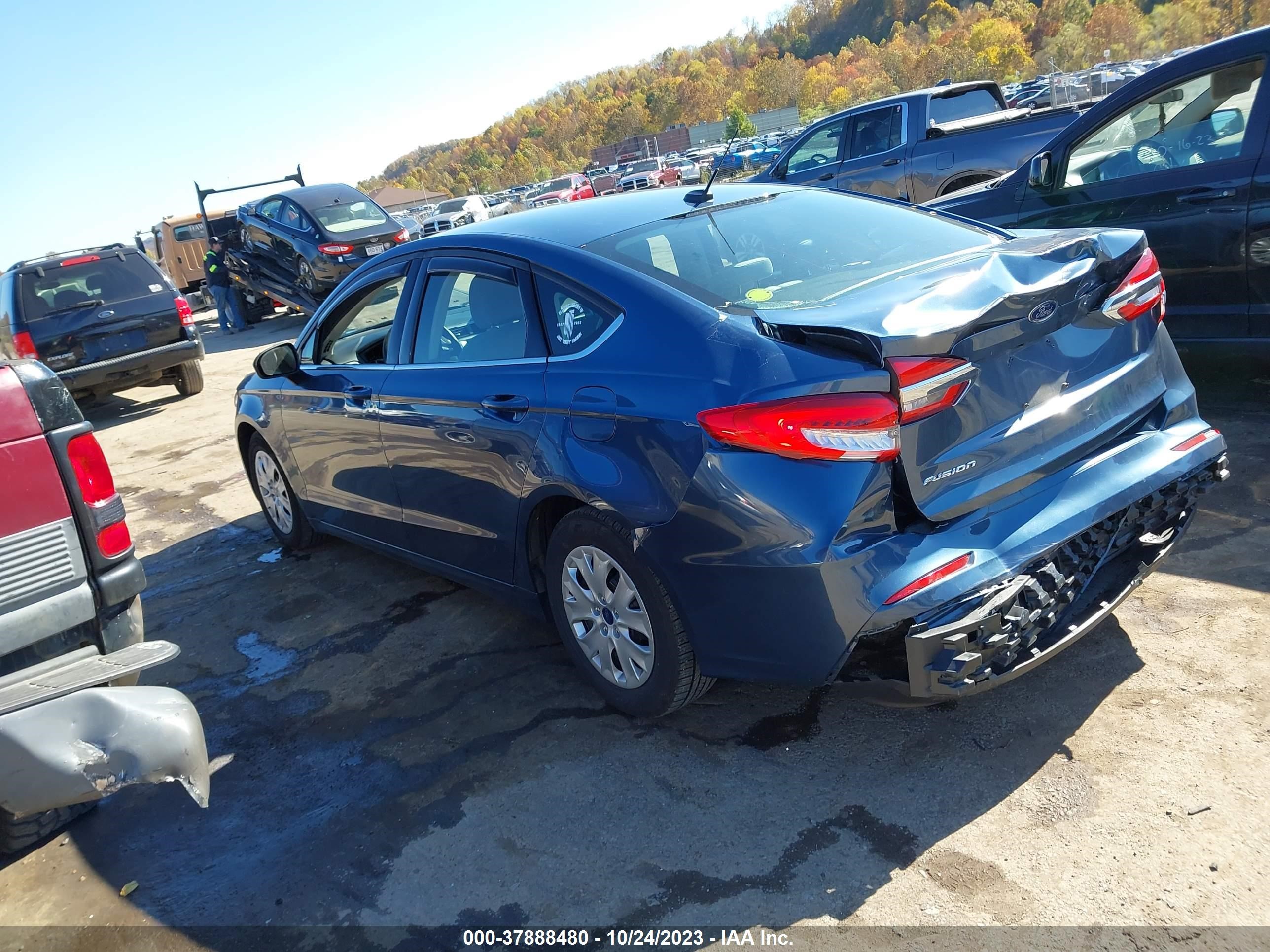 Photo 2 VIN: 3FA6P0G72KR267917 - FORD FUSION 