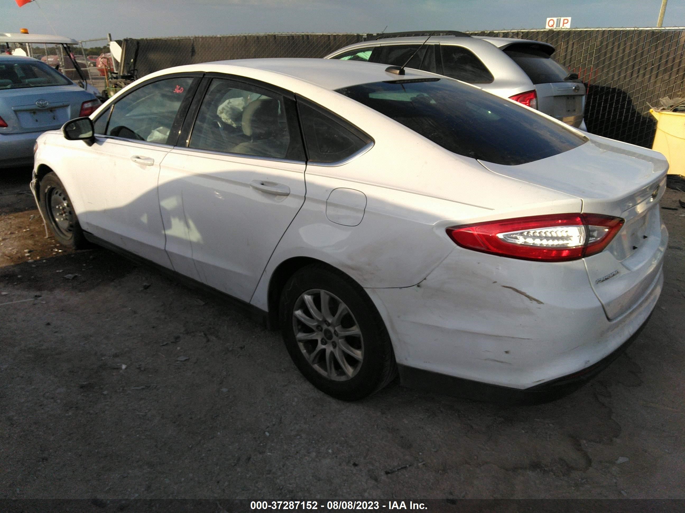 Photo 2 VIN: 3FA6P0G73GR341000 - FORD FUSION 