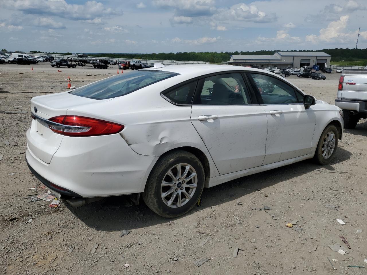 Photo 2 VIN: 3FA6P0G73HR183047 - FORD FUSION 