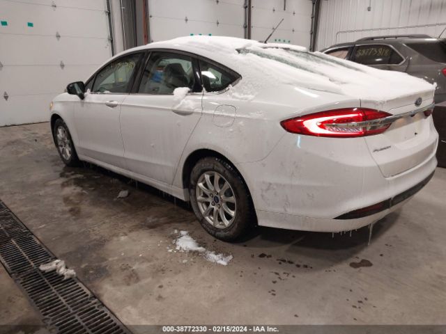 Photo 2 VIN: 3FA6P0G73JR270923 - FORD FUSION 