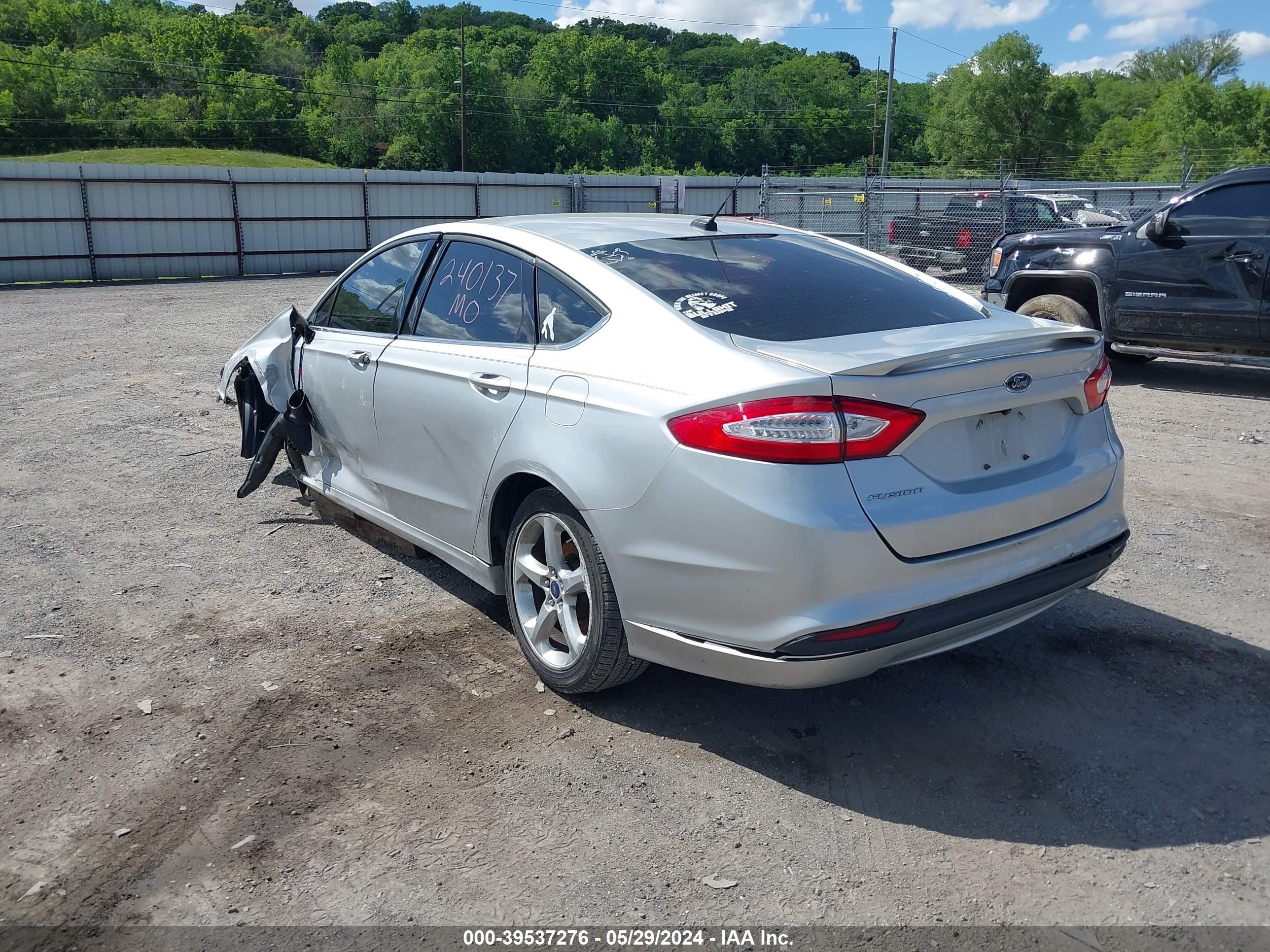 Photo 2 VIN: 3FA6P0G74GR215258 - FORD FUSION 