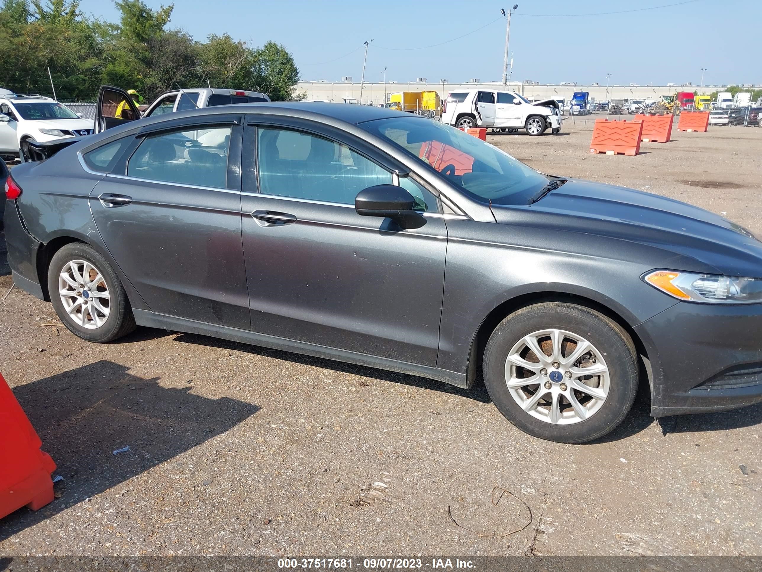 Photo 13 VIN: 3FA6P0G75GR266235 - FORD FUSION 