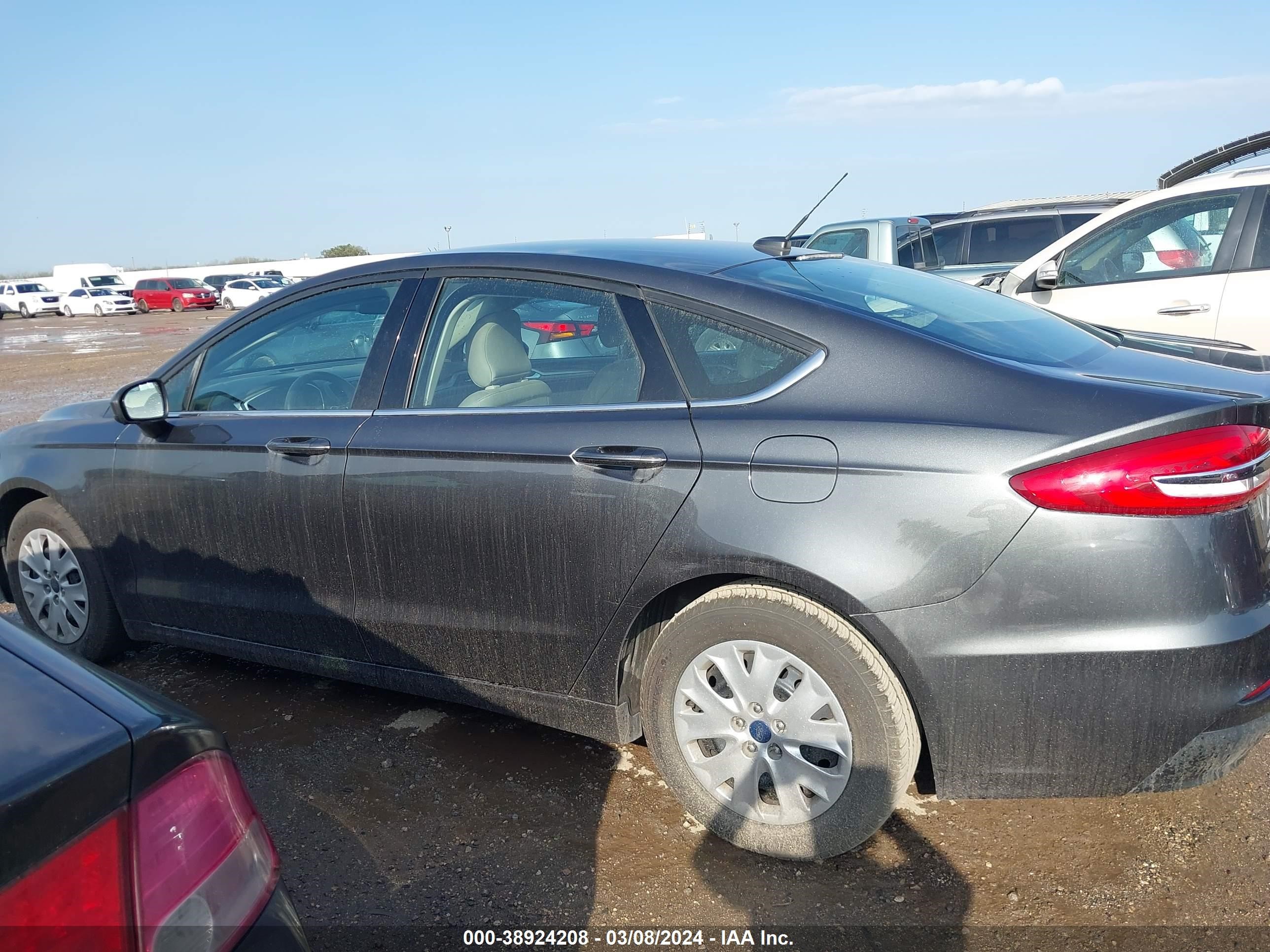 Photo 13 VIN: 3FA6P0G75KR163728 - FORD FUSION 