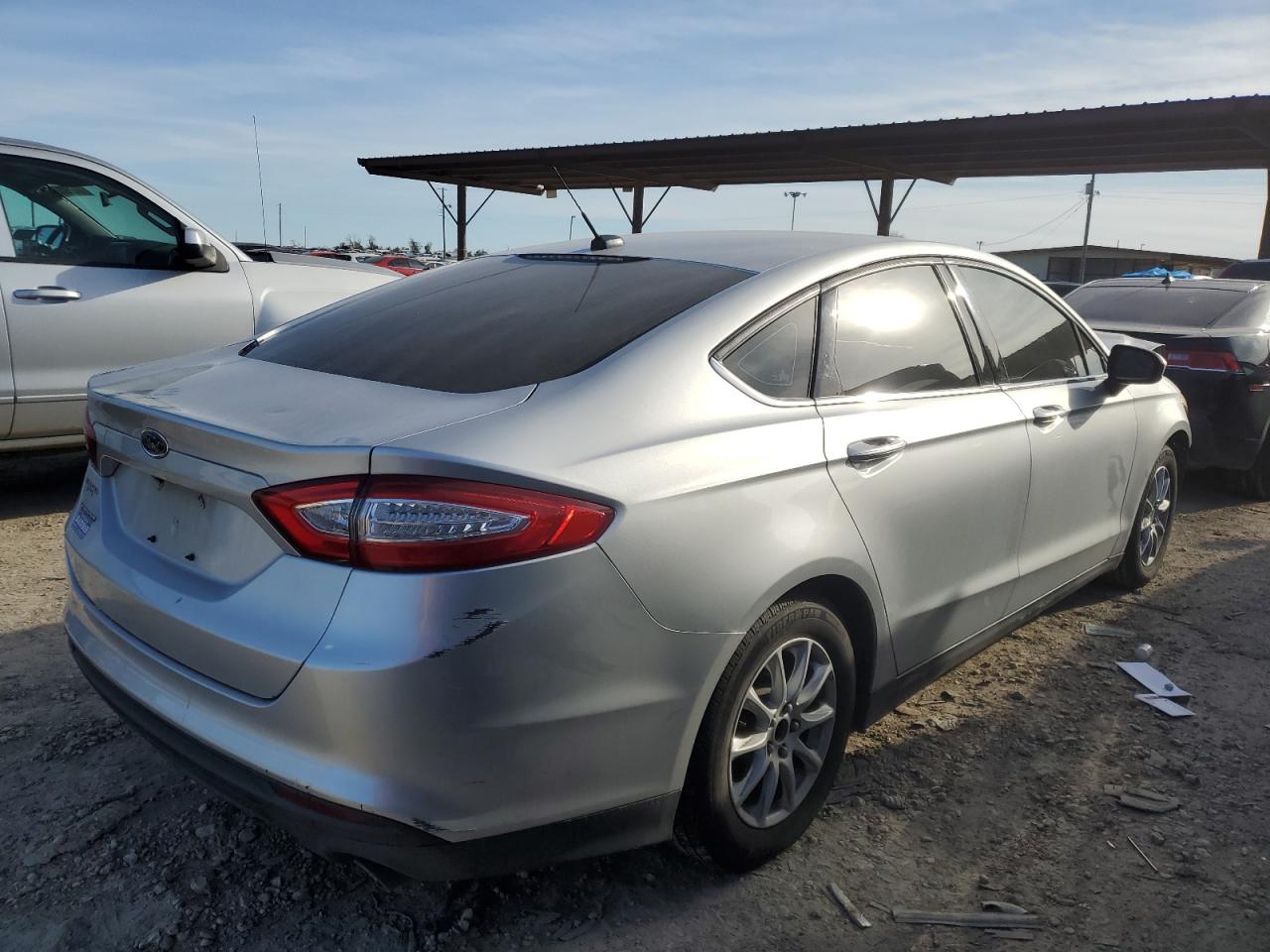 Photo 2 VIN: 3FA6P0G77FR136584 - FORD FUSION 