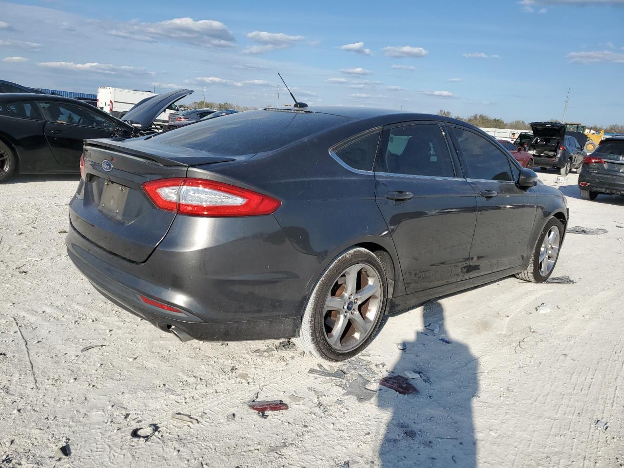 Photo 2 VIN: 3FA6P0G78GR388717 - FORD FUSION 