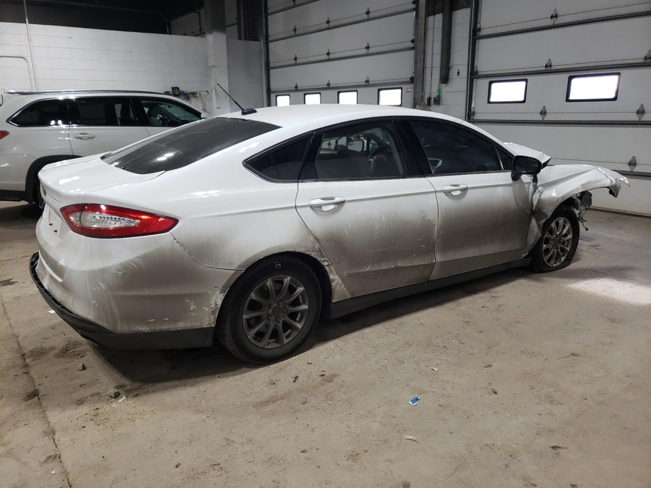 Photo 2 VIN: 3FA6P0G79FR280119 - FORD FUSION 