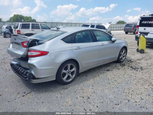 Photo 3 VIN: 3FA6P0G79GR402723 - FORD FUSION 