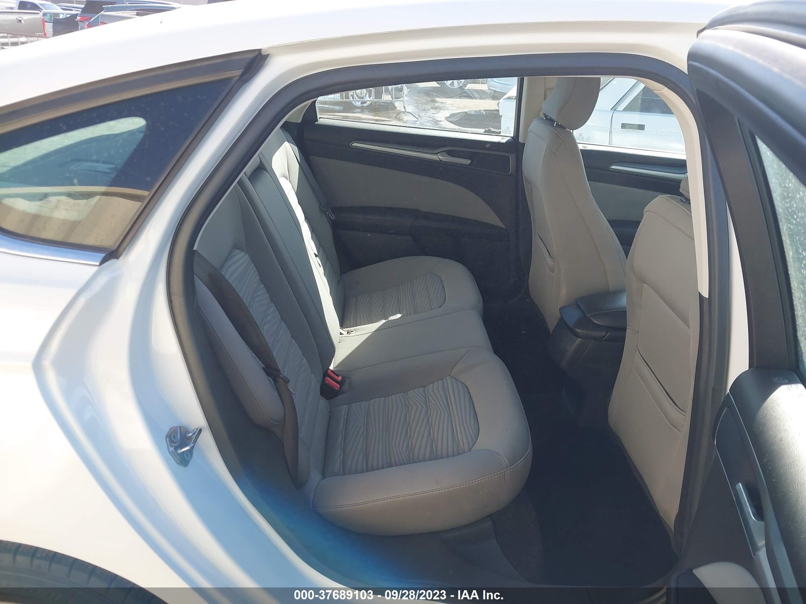 Photo 7 VIN: 3FA6P0G7XGR147421 - FORD FUSION 