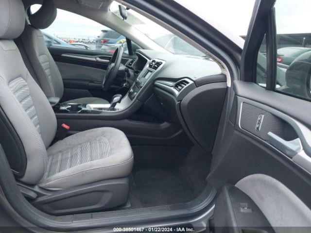 Photo 4 VIN: 3FA6P0G7XGR357310 - FORD FUSION 