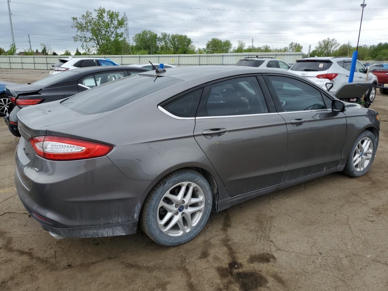 Photo 2 VIN: 3FA6P0H70ER113631 - FORD FUSION 