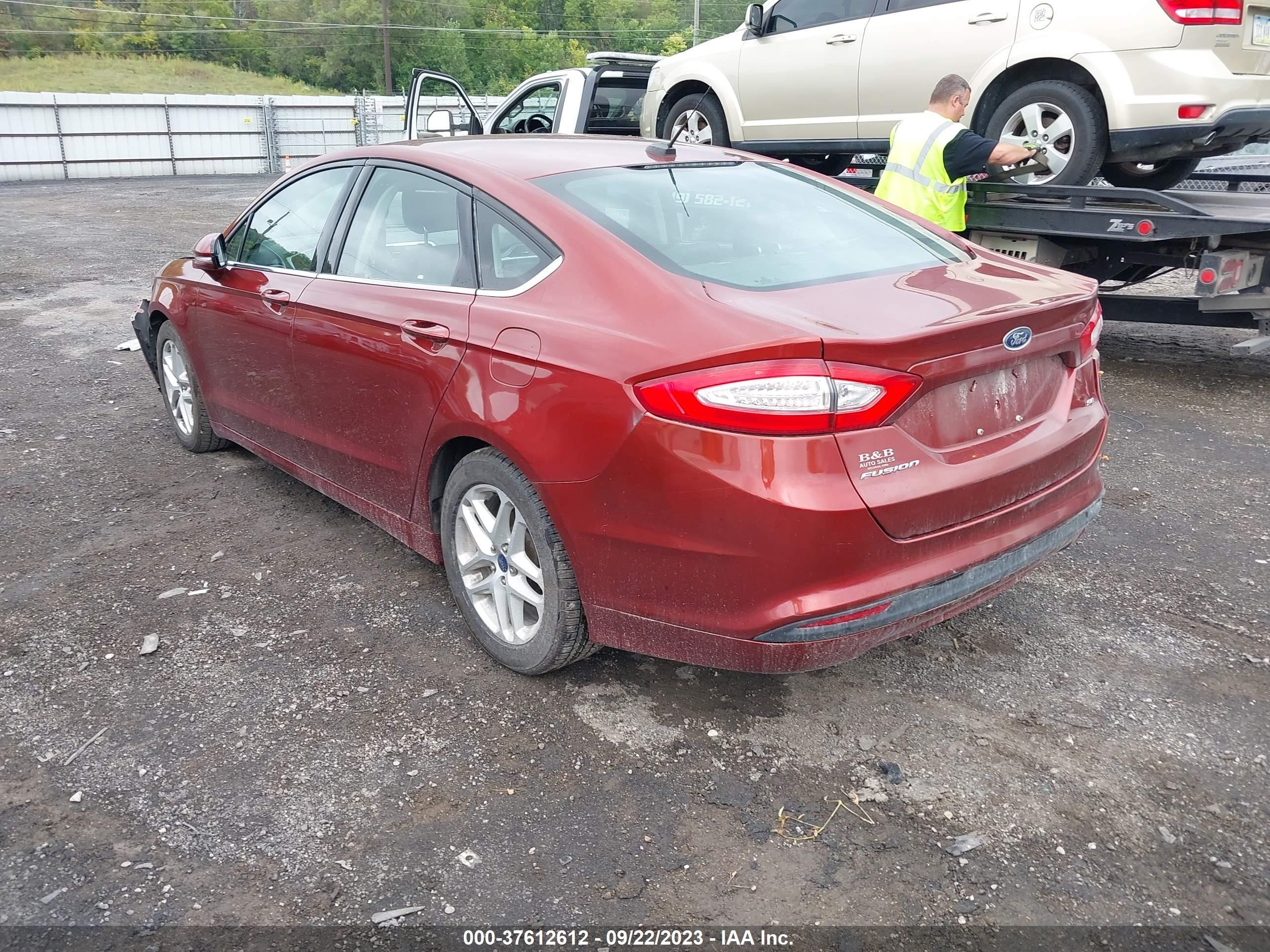 Photo 2 VIN: 3FA6P0H70ER394426 - FORD FUSION 