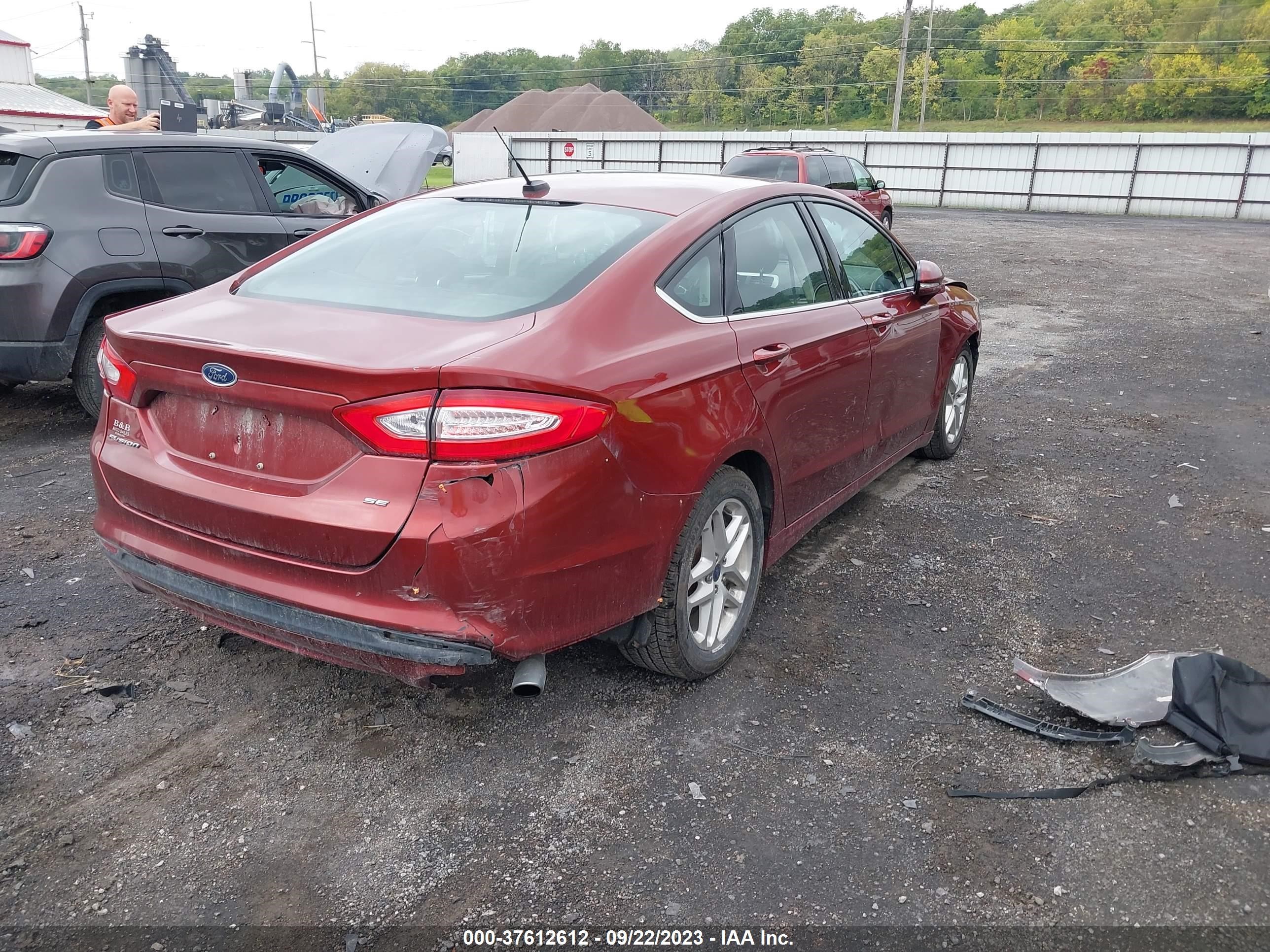 Photo 3 VIN: 3FA6P0H70ER394426 - FORD FUSION 