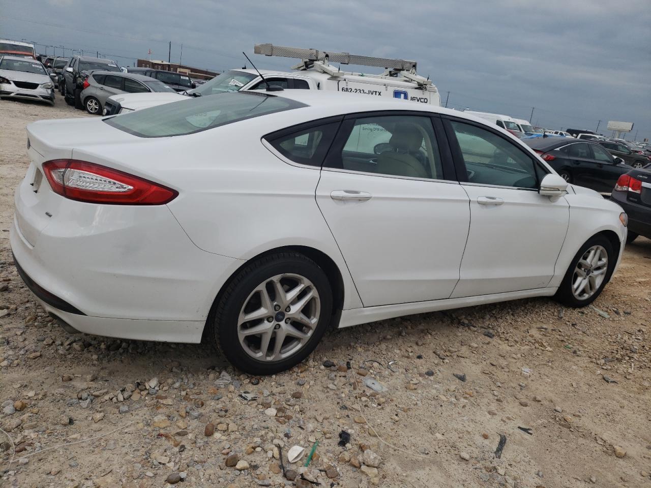 Photo 2 VIN: 3FA6P0H70FR215285 - FORD FUSION 