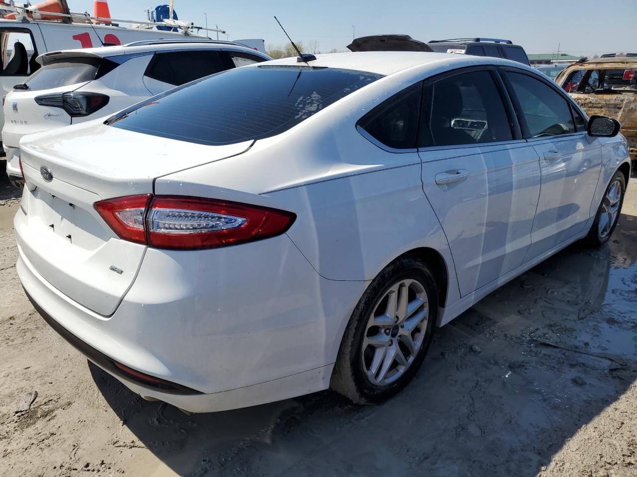 Photo 2 VIN: 3FA6P0H70GR328204 - FORD FUSION 