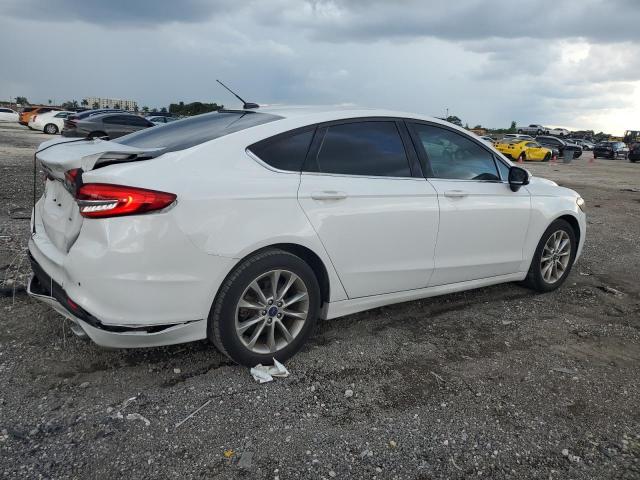 Photo 2 VIN: 3FA6P0H70HR392955 - FORD FUSION SE 