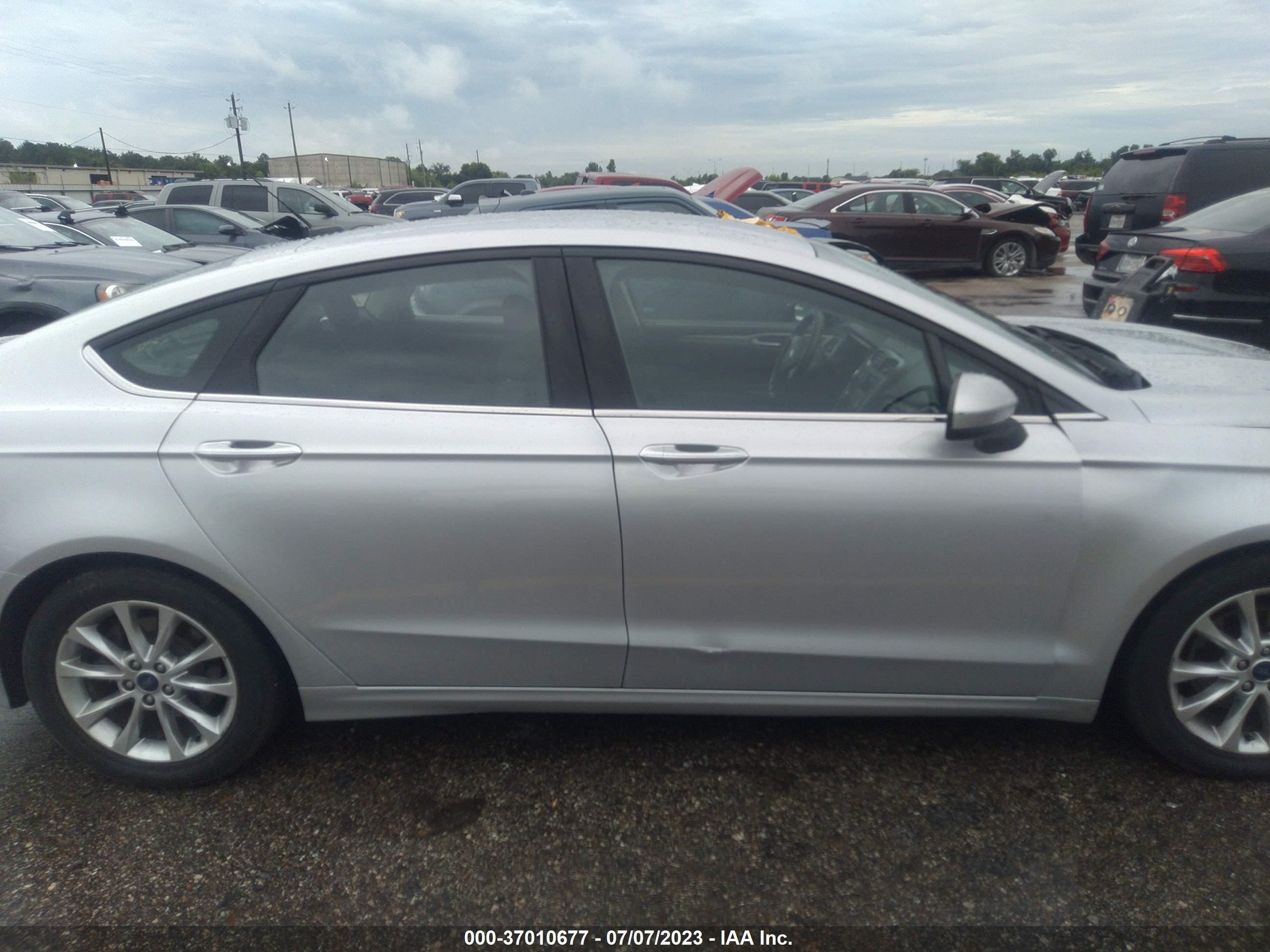 Photo 12 VIN: 3FA6P0H71HR113349 - FORD FUSION 