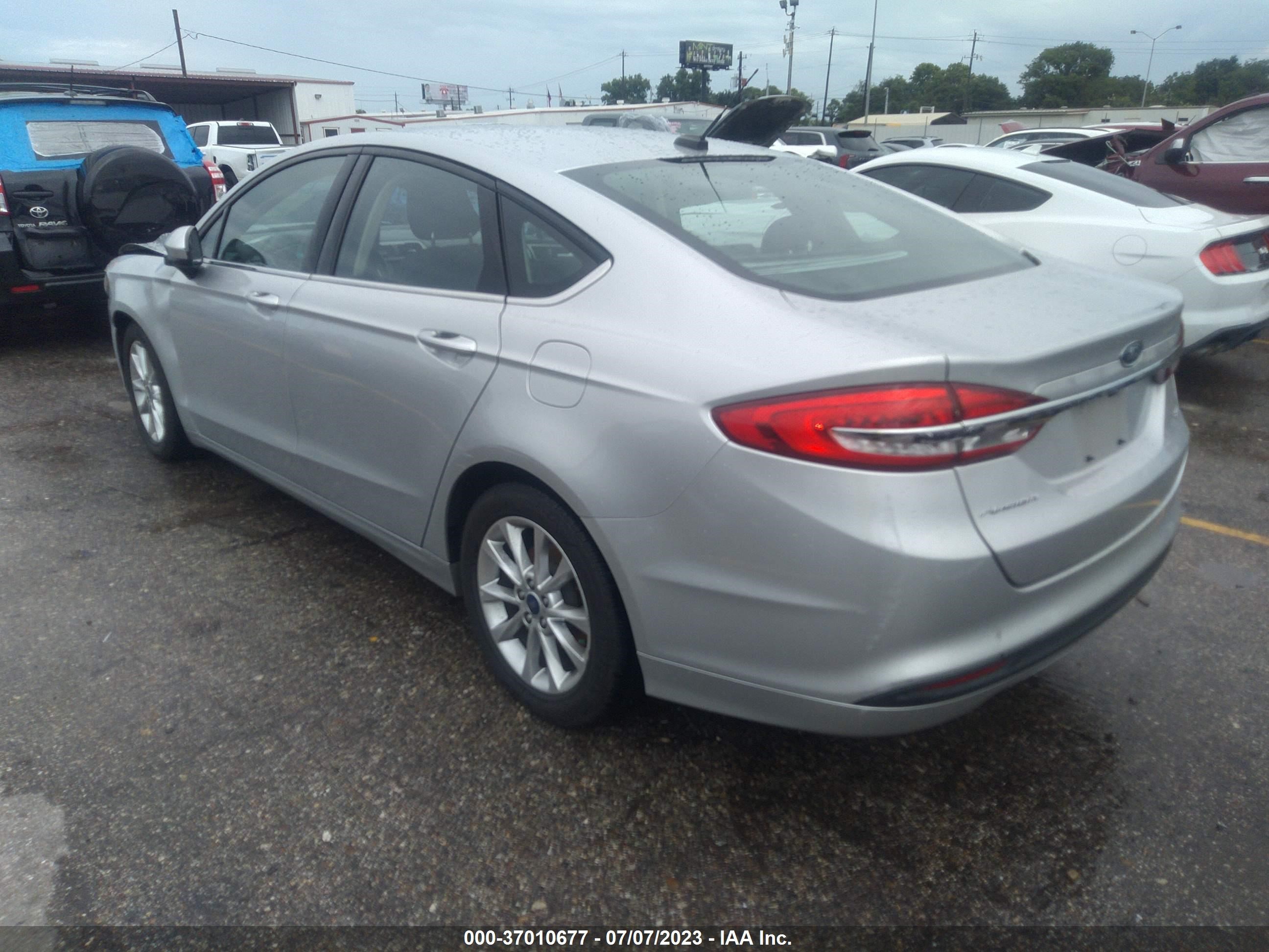 Photo 2 VIN: 3FA6P0H71HR113349 - FORD FUSION 