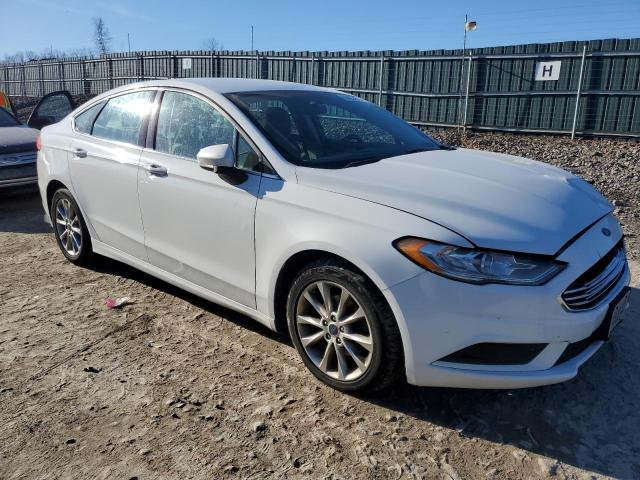 Photo 3 VIN: 3FA6P0H71HR131060 - FORD FUSION SE 