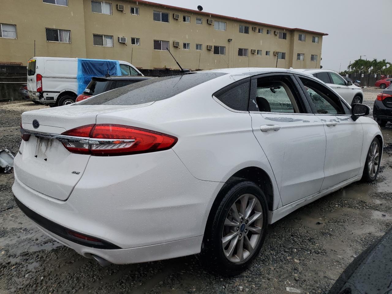 Photo 2 VIN: 3FA6P0H71HR317150 - FORD FUSION 