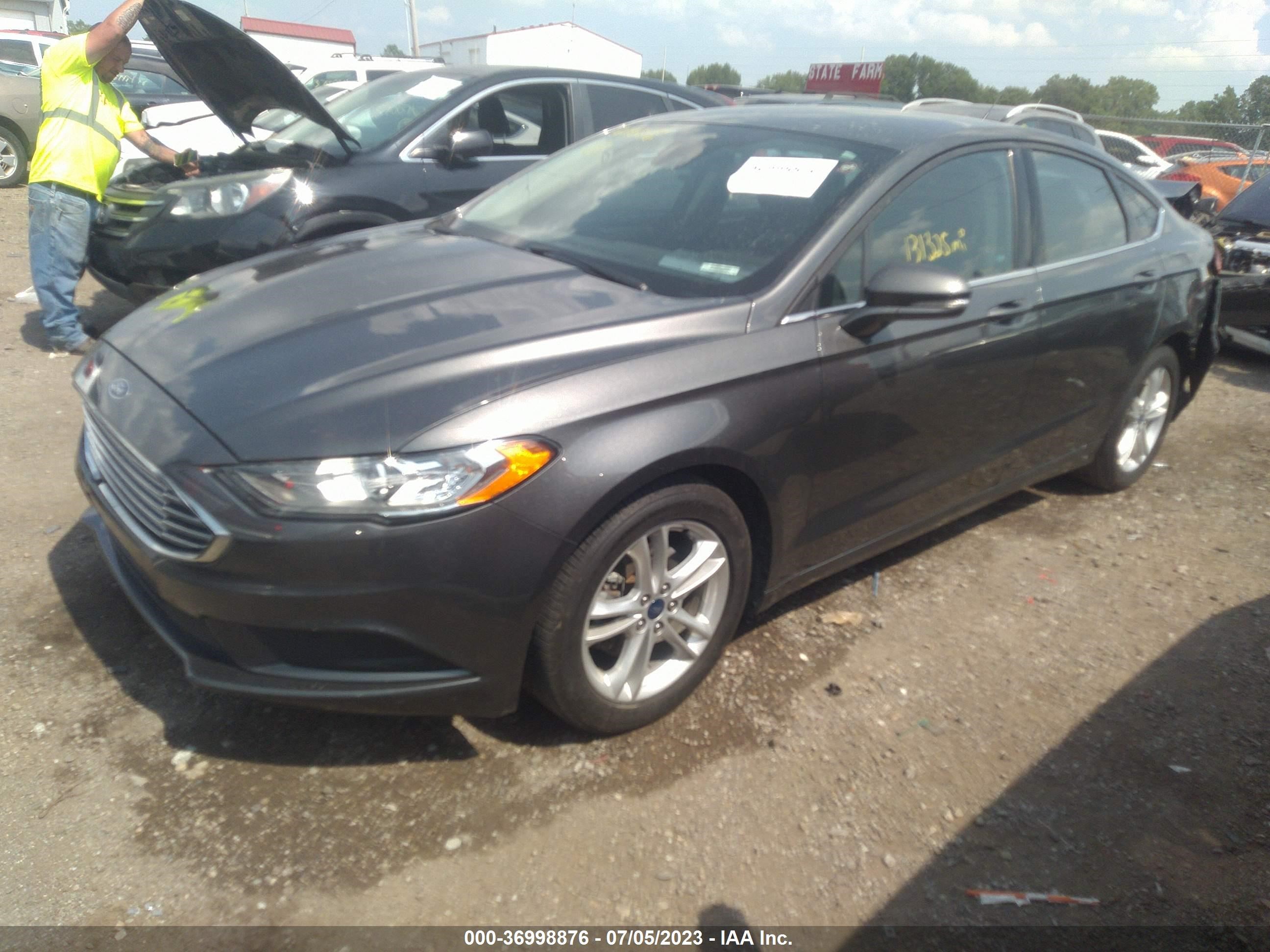 Photo 1 VIN: 3FA6P0H71JR139326 - FORD FUSION 